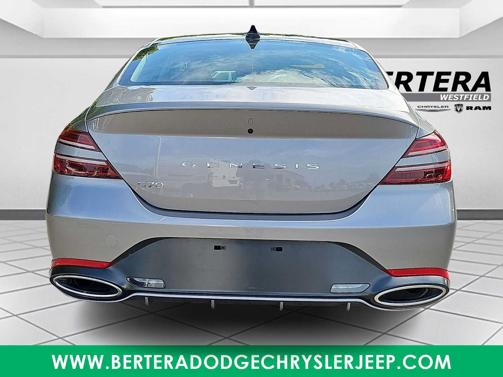 Used 2025 Genesis G70 2.5T RWD image 5