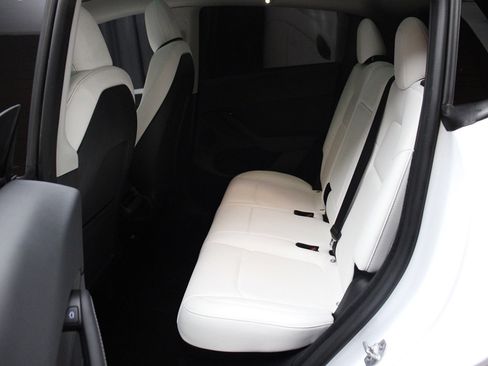 Used 2023 Tesla Model Y Long Range image 26