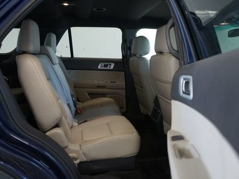 Used 2011 Ford Explorer XLT w/ 202A Rapid Spec Order Code AWD/4WD image 30