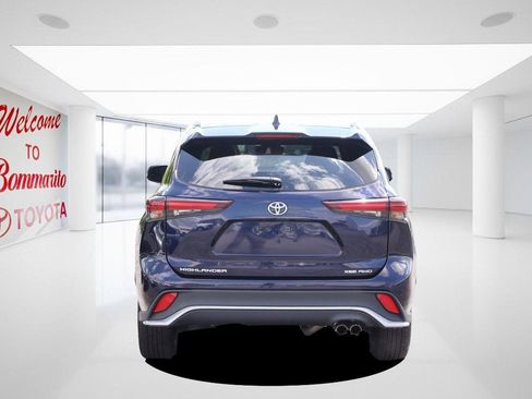 Used 2025 Toyota Highlander XSE AWD/4WD image 6