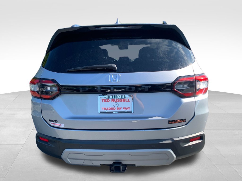 Used 2024 Honda Pilot TrailSport image 5