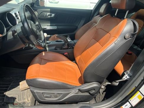 Used 2019 Ford Mustang GT Premium w/ Black Accent Package RWD image 9