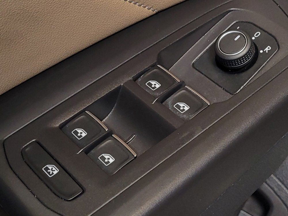 Used 2023 Volkswagen Atlas Cross Sport SE FWD image 27