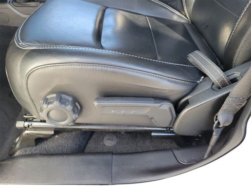 Used 2023 Jeep Wrangler Sahara image 15