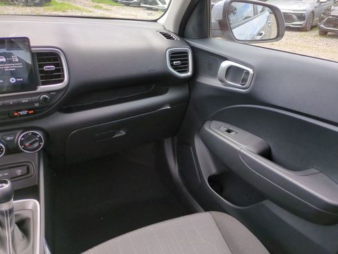 New 2026 Hyundai Venue SE image 17