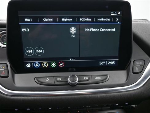 Used 2025 Chevrolet Blazer LT image 3