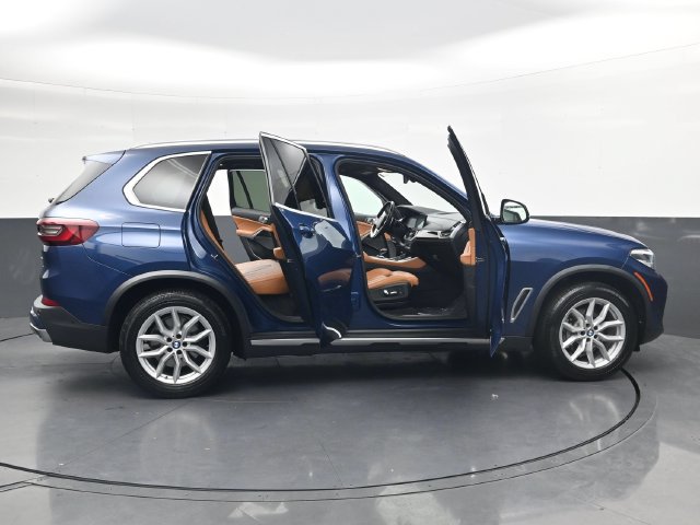 Used 2021 BMW X5 xDrive40i w/ Convenience Package AWD/4WD image 37
