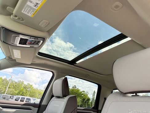 New 2026 RAM 1500 Laramie AWD/4WD image 18