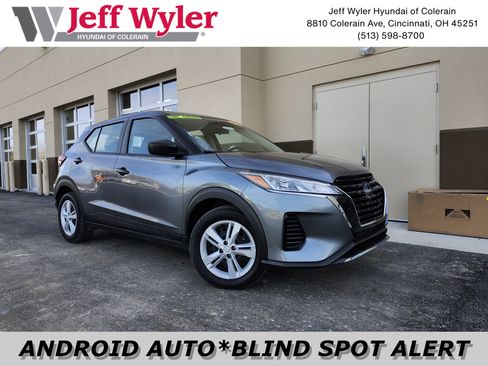 Used 2024 Nissan Kicks S image 1