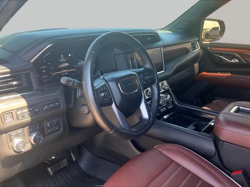 Used 2023 GMC Yukon Denali Ultimate w/ LPO, Floor Liner Package AWD/4WD image 18