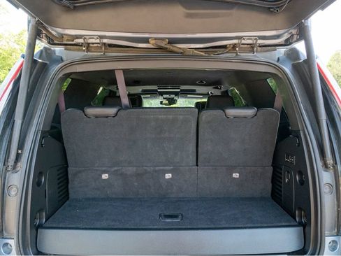 Used 2016 Cadillac Escalade Platinum RWD image 17