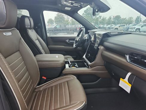 New 2026 GMC Yukon XL Denali Ultimate image 7