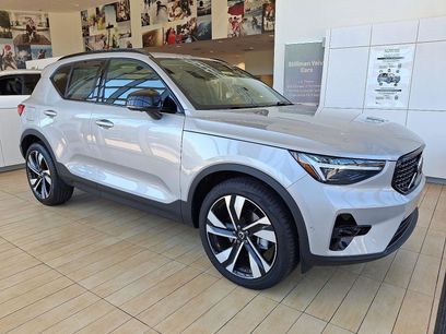 New 2025 Volvo XC40 B5 Ultra w/ Climate Package