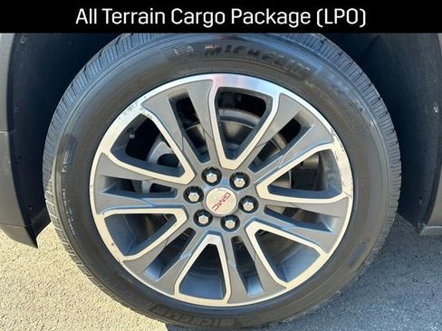 Used 2017 GMC Acadia SLT image 18