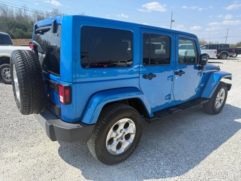 Used 2015 Jeep Wrangler Unlimited Sahara w/ Connectivity Group image 3