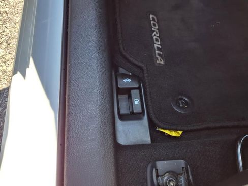 Used 2025 Toyota Corolla LE image 16