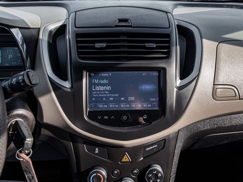 Used 2015 Chevrolet Trax LS image 12