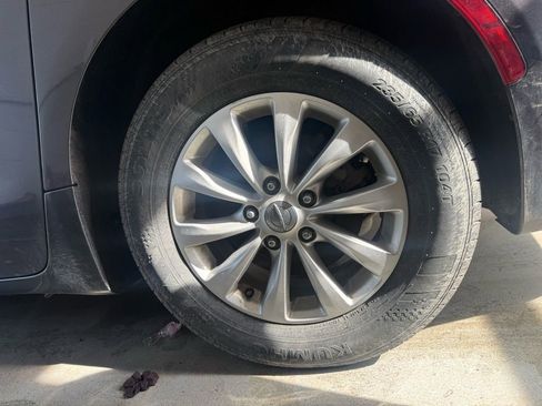 Used 2018 Chrysler Pacifica Touring Plus image 52