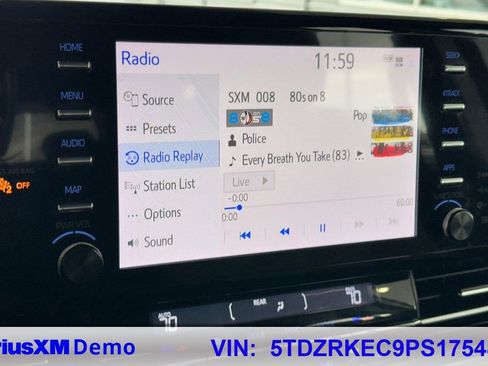 Used 2023 Toyota Sienna Limited image 29