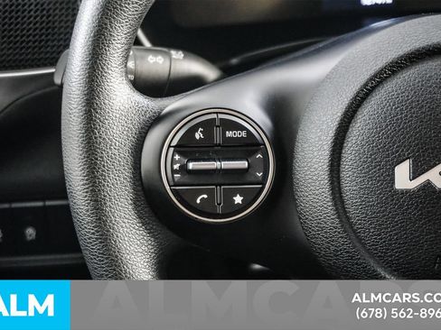 Used 2025 Kia Soul LX w/ LX Technology Package FWD image 20