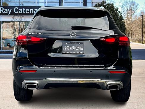 Used 2025 Mercedes-Benz GLA 250 4MATIC image 4