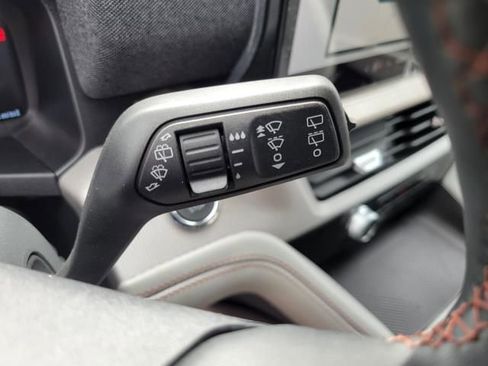 New 2025 Ford Explorer Active w/ Active Comfort Package image 21