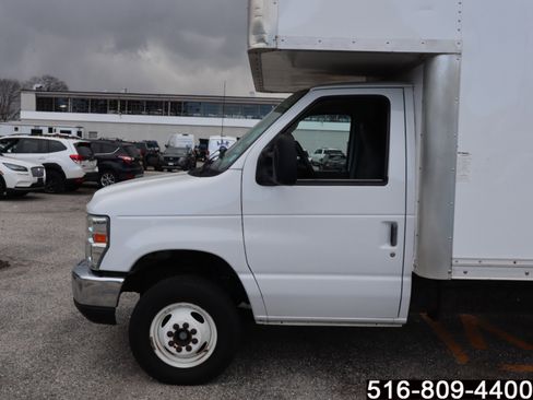 Used 2015 Ford E-450 and Econoline 450 Super Duty w/ Power Windows & Locks Group image 6