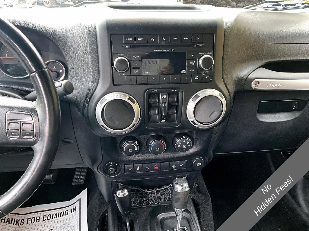 Used 2014 Jeep Wrangler Unlimited Sahara w/ Connectivity Group AWD/4WD image 4