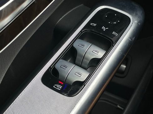 Used 2023 Mercedes-Benz GLC 300 image 12