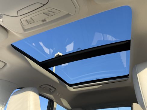 Used 2018 Ford Escape Titanium w/ Ford Safe & Smart Package image 20