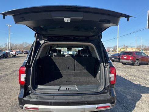 Used 2024 Ford Expedition XLT AWD/4WD image 24