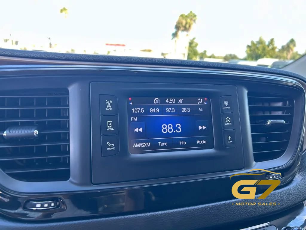 Used 2017 Chrysler Pacifica Touring FWD image 22