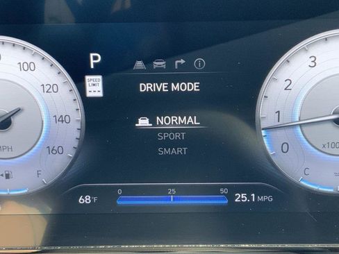 Used 2024 Hyundai Elantra SEL image 43