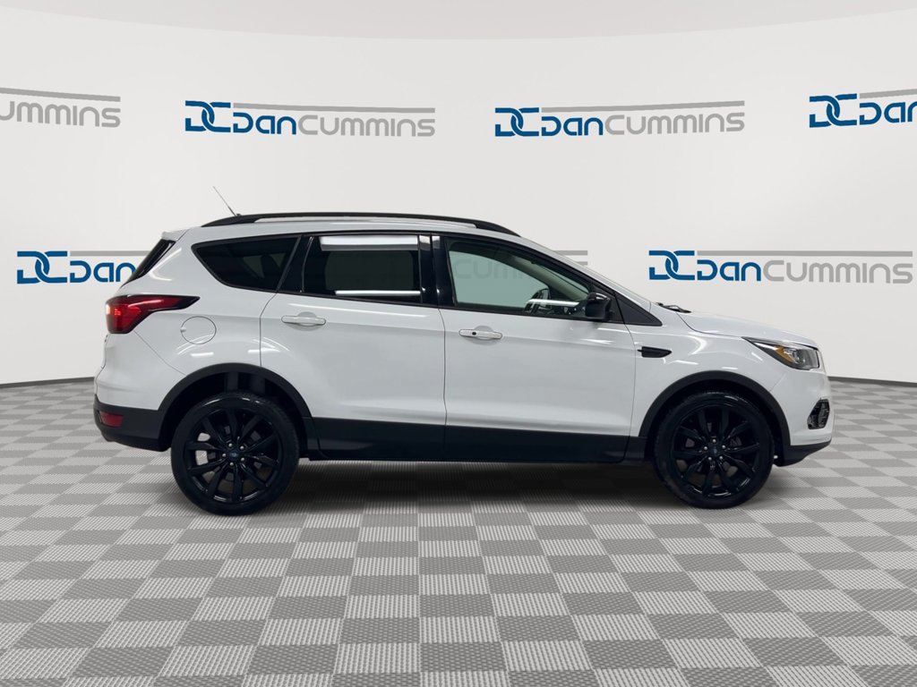 Used 2019 Ford Escape SE FWD image 9
