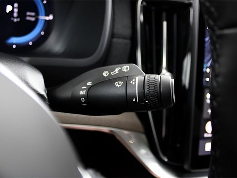 New 2025 Volvo XC90 T8 Core w/ Protection Package image 17