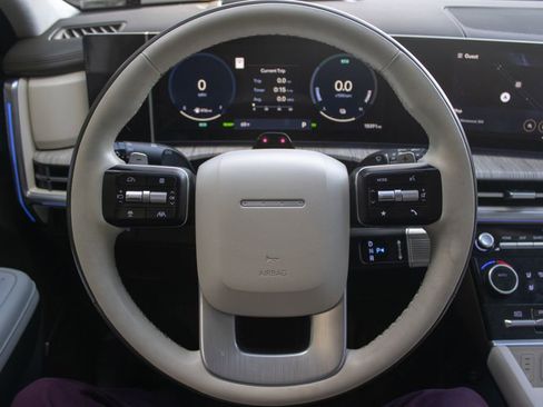 Used 2024 Hyundai Santa Fe Calligraphy image 11