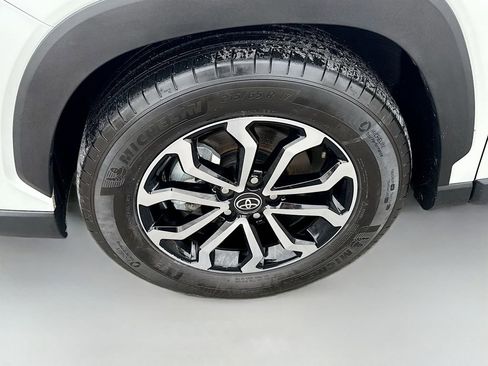 Used 2023 Toyota Corolla Cross SE image 29