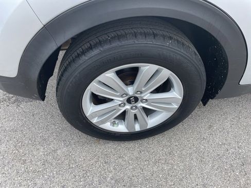 Used 2018 Kia Sportage LX w/ LX Popular Package image 16