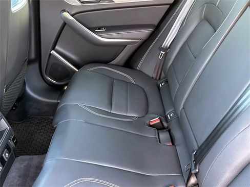 New 2025 Jaguar F-PACE R-Dynamic S image 12