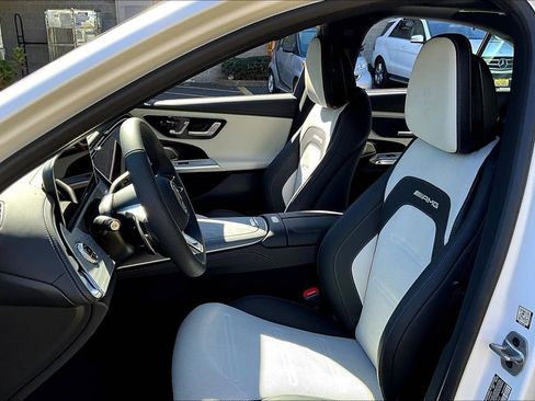New 2026 Mercedes-Benz E 53 AMG e 4MATIC Sedan image 9