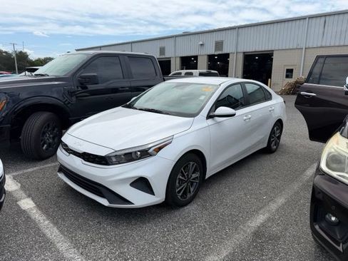 Used 2023 Kia Forte LXS FWD image 6