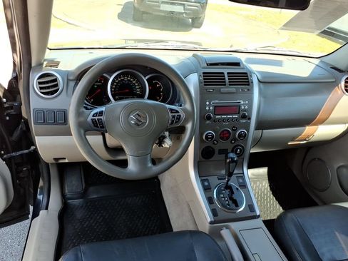 Used 2012 Suzuki Grand Vitara Premium RWD image 6