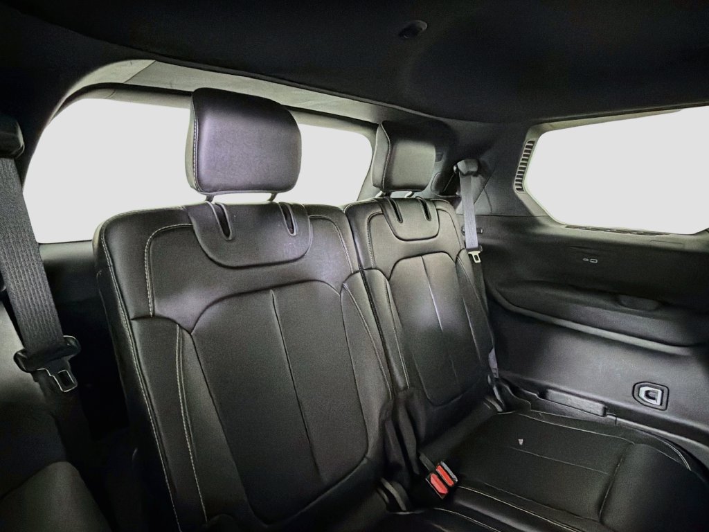 Used 2024 Jeep Grand Cherokee L Limited w/ Black Appearance Package RWD image 30