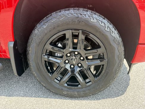Certified 2023 Chevrolet Silverado 1500 RST w/ Z71 Off-Road Package AWD/4WD image 13