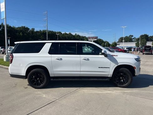 Used 2022 Chevrolet Suburban Z71 w/ Z71 Off-Road Package image 9