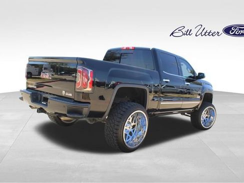 Used 2016 GMC Sierra 1500 SLT w/ All-Terrain Package AWD/4WD image 5