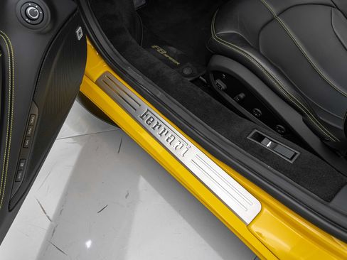 Certified 2021 Ferrari F8 Tributo RWD image 35