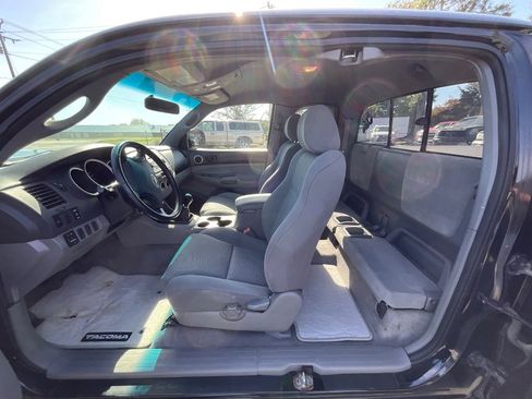 Used 2006 Toyota Tacoma X-Runner image 12