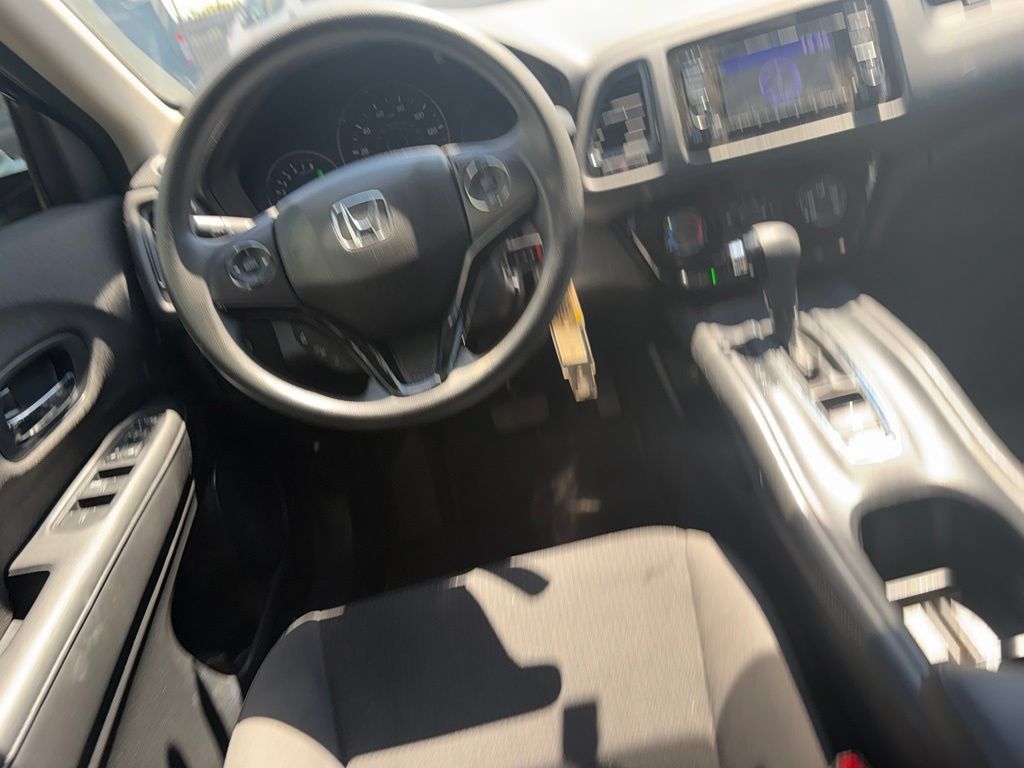 Used 2021 Honda HR-V LX image 6