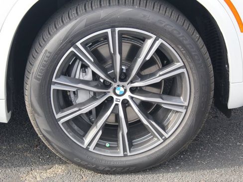 New 2026 BMW X5 xDrive50e w/ M Sport Package AWD/4WD image 11